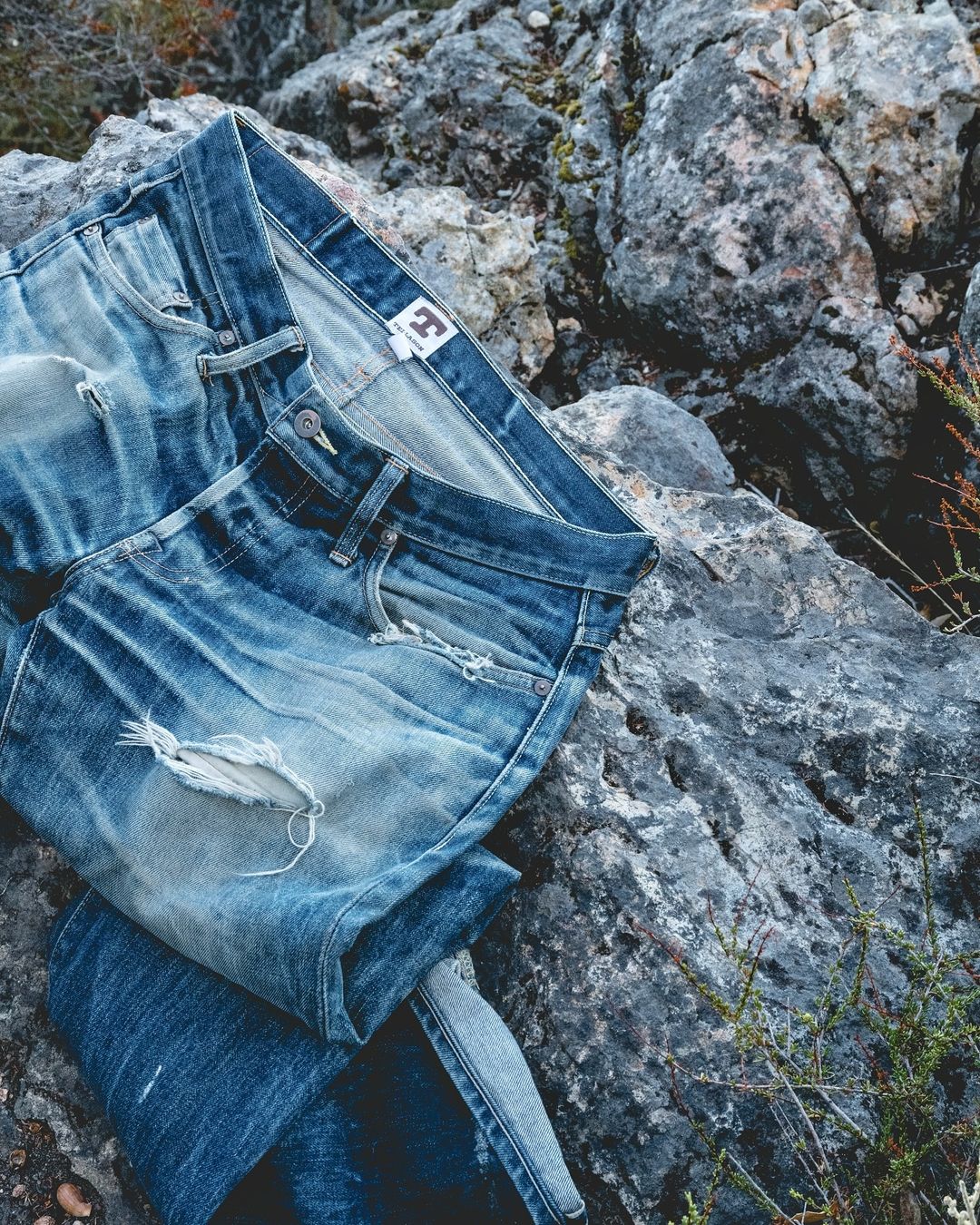 Selvedge Jeans richtig pflegen: So bleibt deine Denim-Liebe ewig